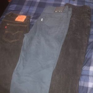 3 pairs of Levi jeans all in good condition.